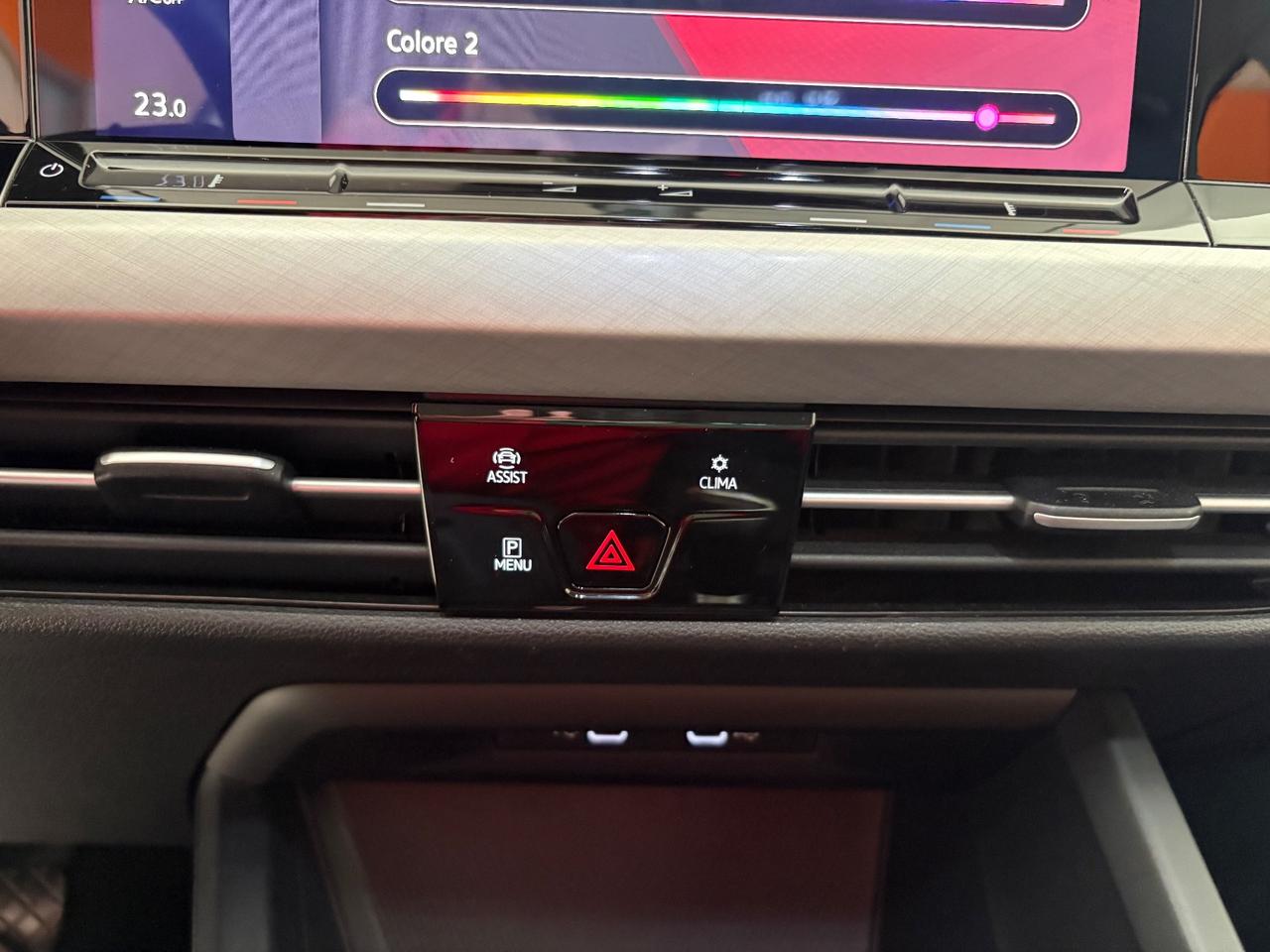 Volkswagen Golf 1.0 110 cv TSI EVO Life permute finanziamenti