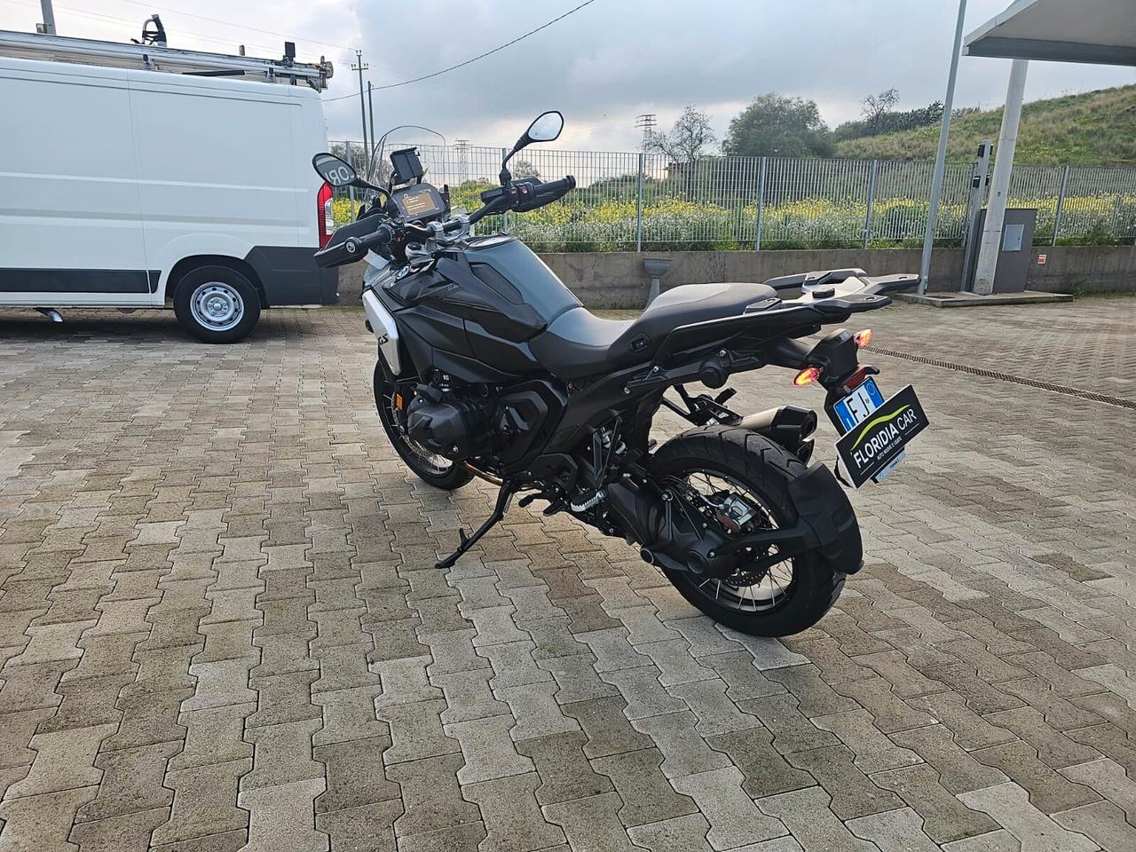 BMW R 1300 GS TRIPLE BLACK AKRAPOVIC 03/2024