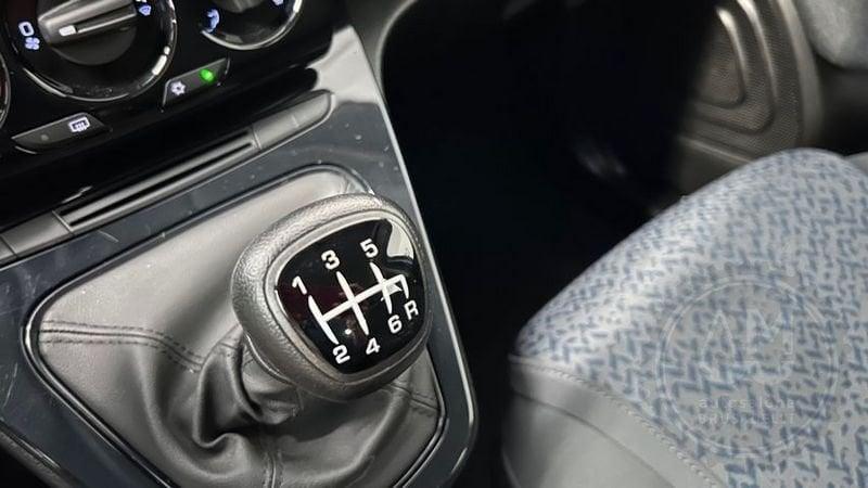 Lancia Ypsilon 1.0 FireFly 5 porte S&S Hybrid Silver