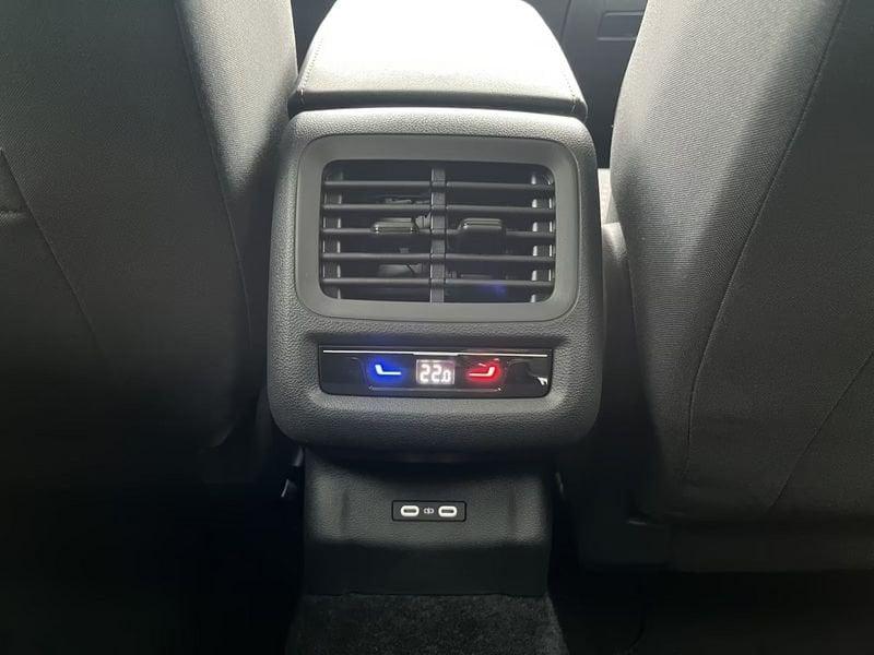 Volkswagen T-Roc 1.5 eTSI Life DSG NAVI LED CAMERA 2026