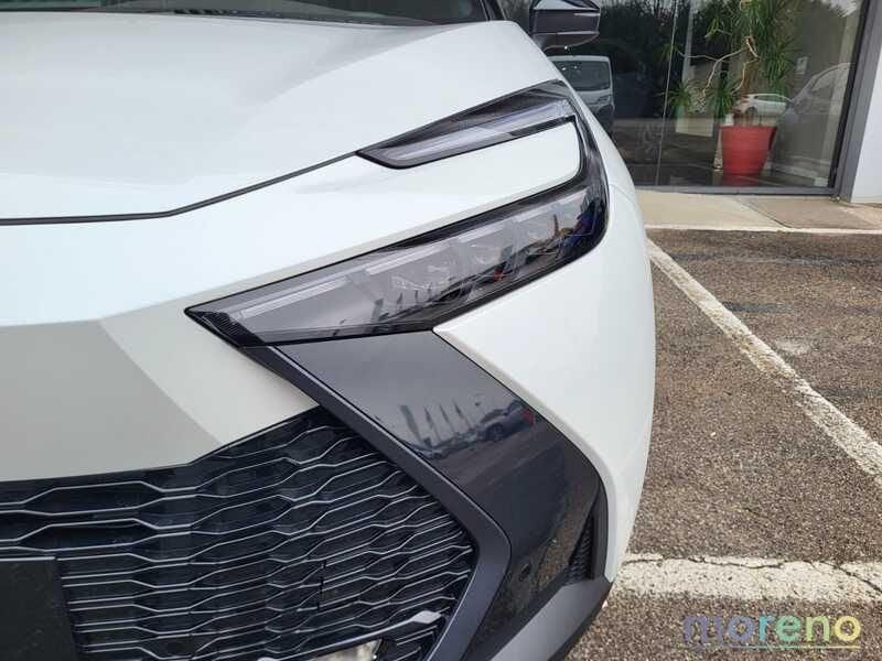 Toyota C-HR 1.8 hev Lounge fwd e-cvt