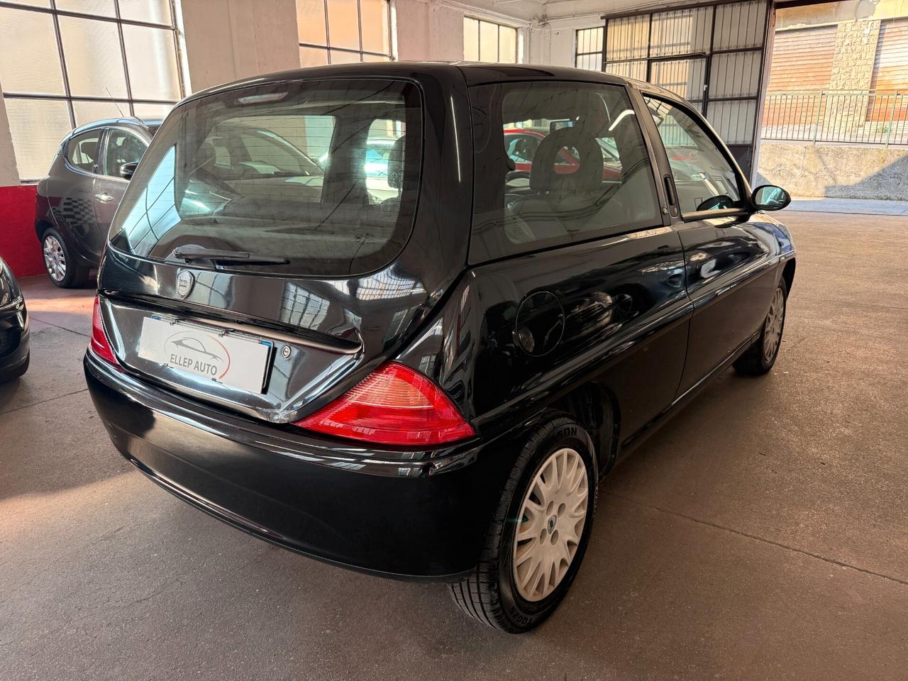 Lancia Y 1.2i 16V cat LX