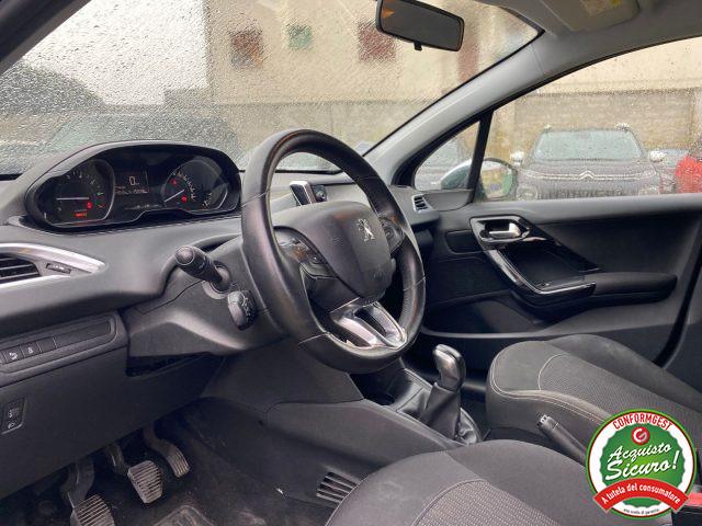 PEUGEOT 208 5 porte Like