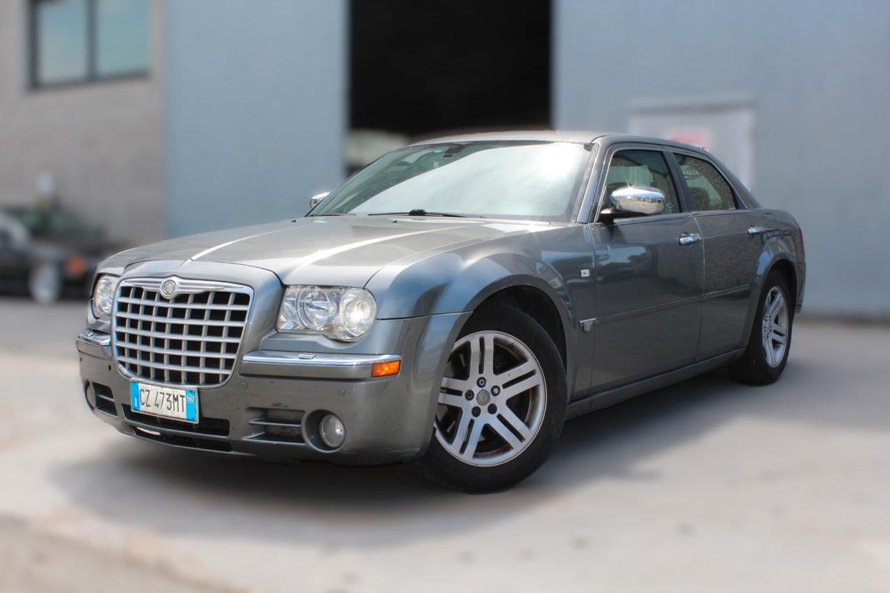 Chrysler 300C 3.0 V6 CRD berlina