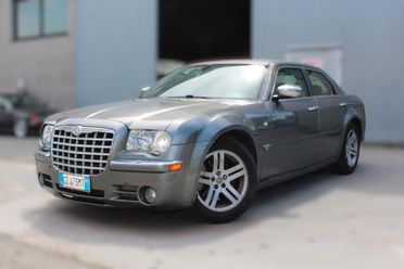 Chrysler 300C 3.0 V6 CRD berlina