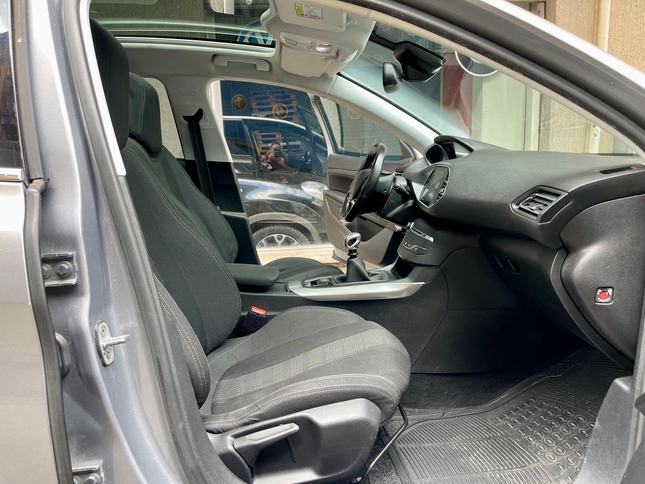 Peugeot 308 1.6 e-HDi 115 CV Allure