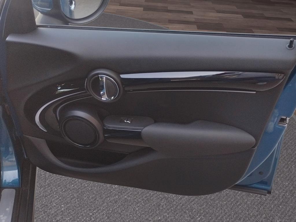 Mini 5 Porte One Essential 1.5 Twin Power Turbo 75cv.SEDILI SPORTIVI