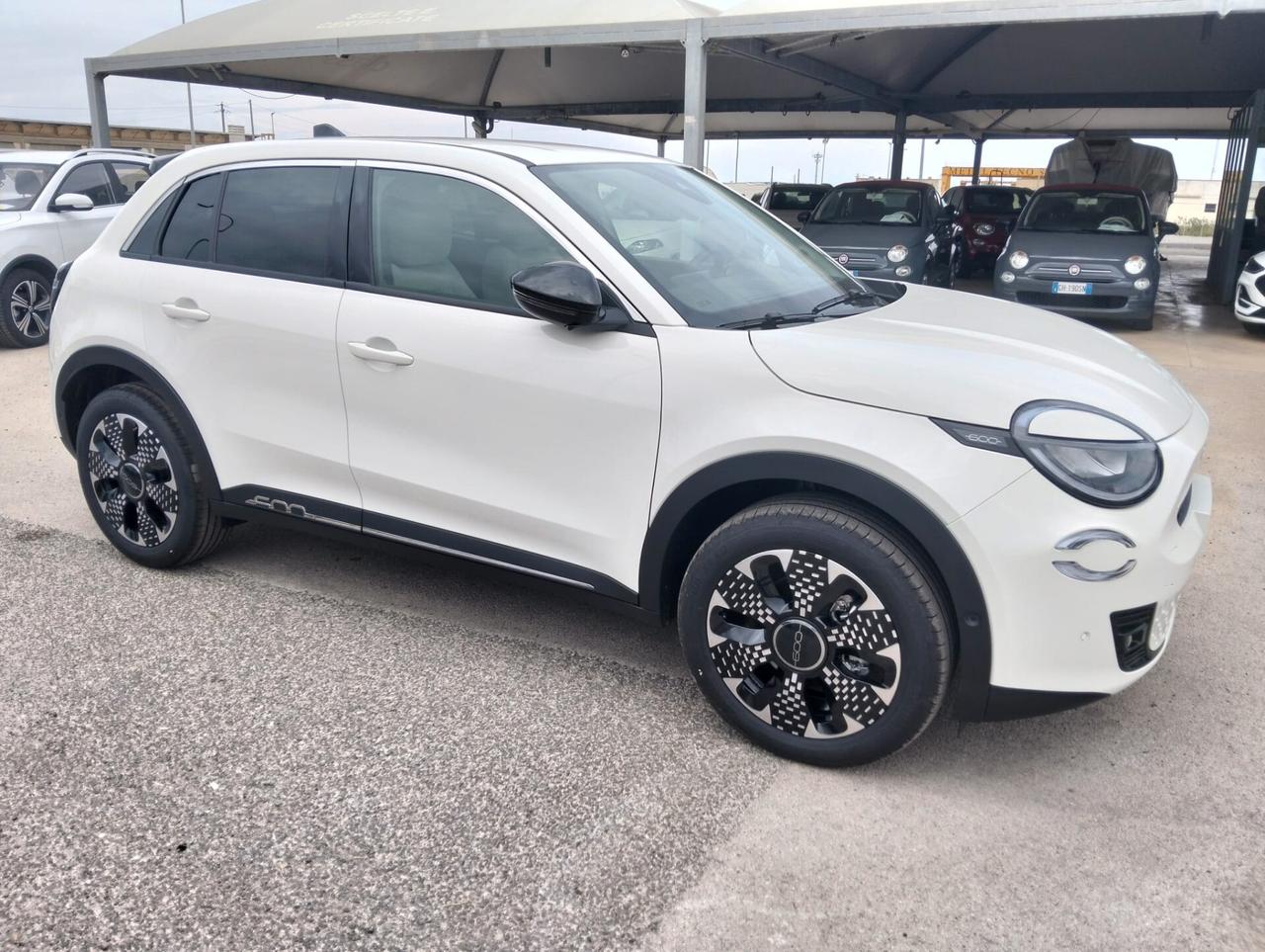 Fiat 600 Hybrid 110 CV DCT MHEV La Prima KM 0