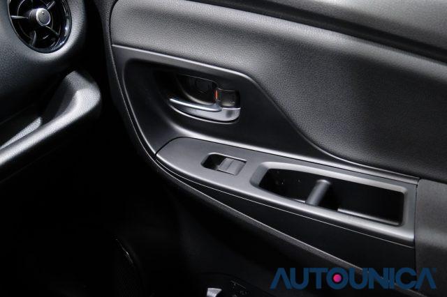 TOYOTA Yaris 1.5 HYBRID 5 PORTE TREND WHITE EDITION