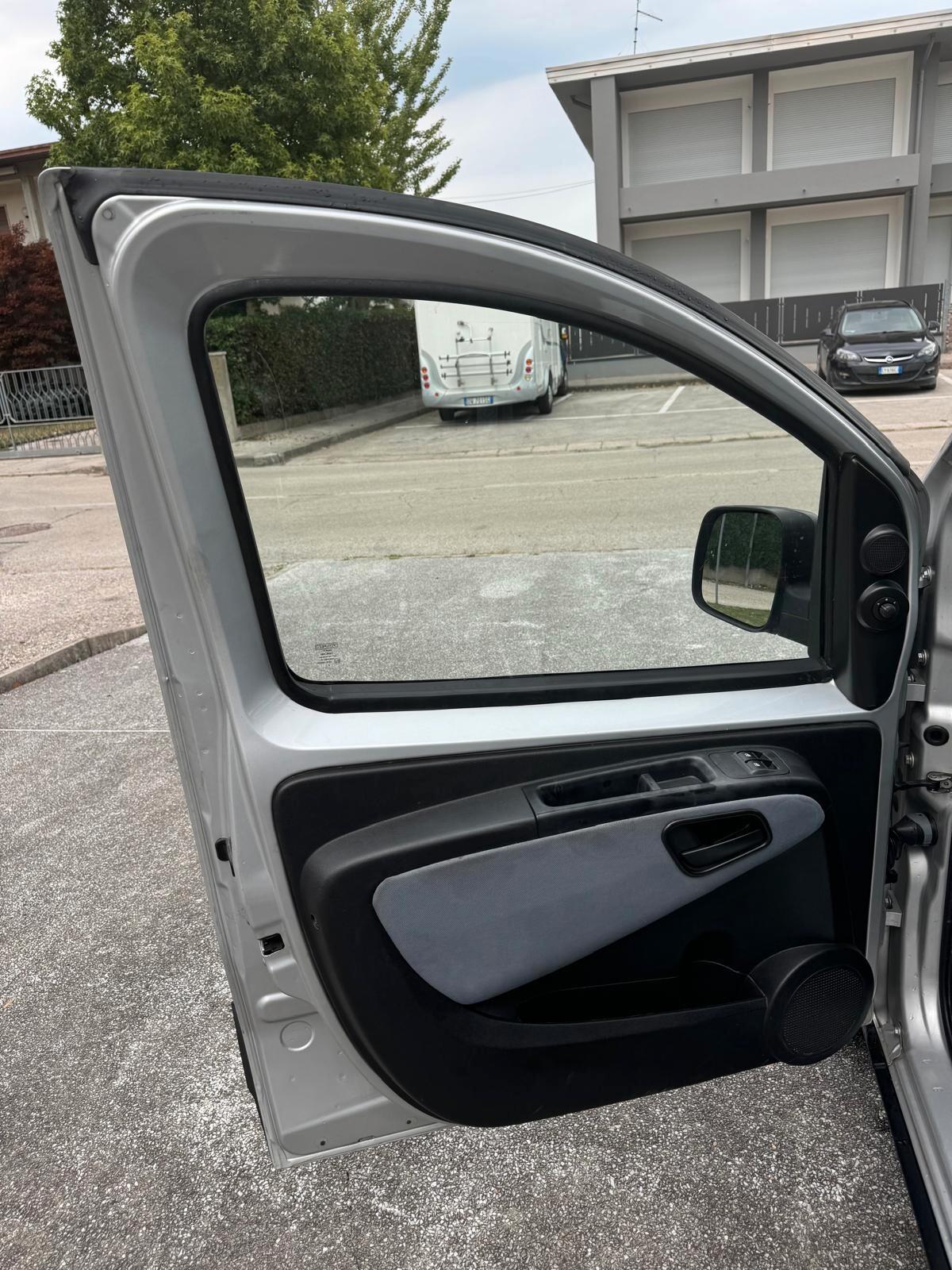 Peugeot Bipper Tepee 1.3 HDi 75 FAP Outdoor -gancio traino