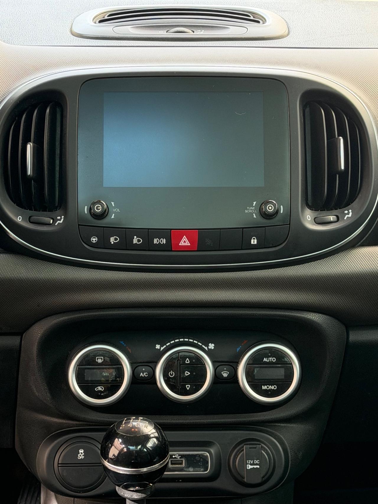 Fiat 500L LOUNGE con tetto panoramico