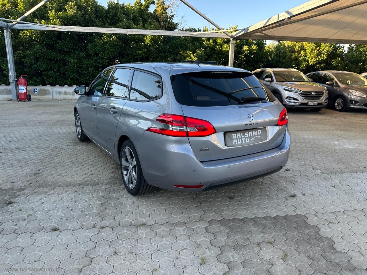 PEUGEOT 308 BlueHDi 130 S&S EAT8 SW Allure