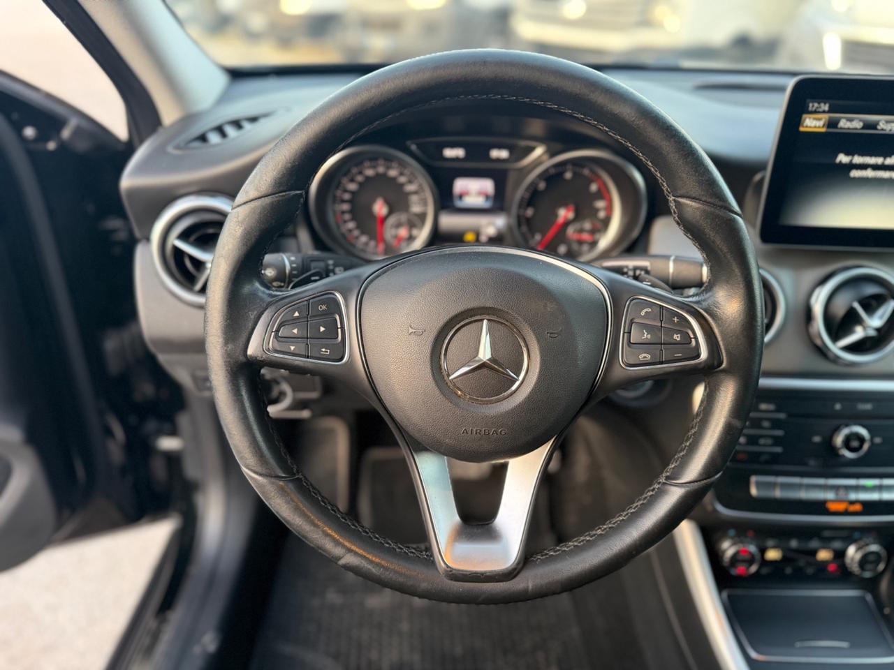 Mercedes-benz GLA 200 d Automatic Sport