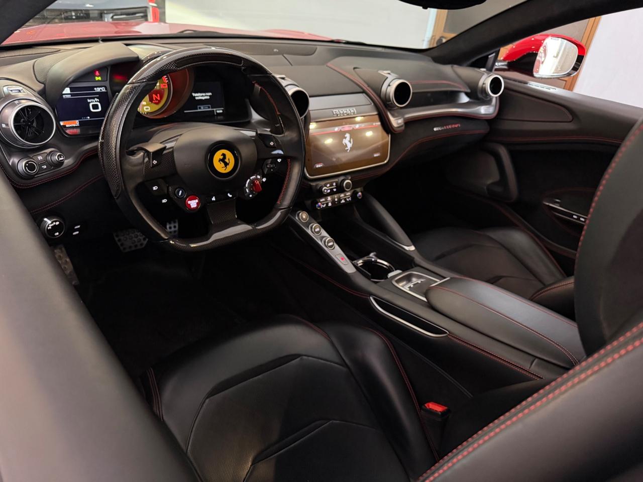 Ferrari GTC4Lusso T iva esposta