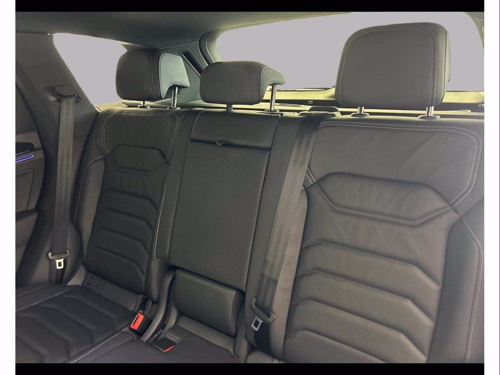 VOLKSWAGEN Touareg 3.0 v6 tdi scr r-line 231cv auto del 2024