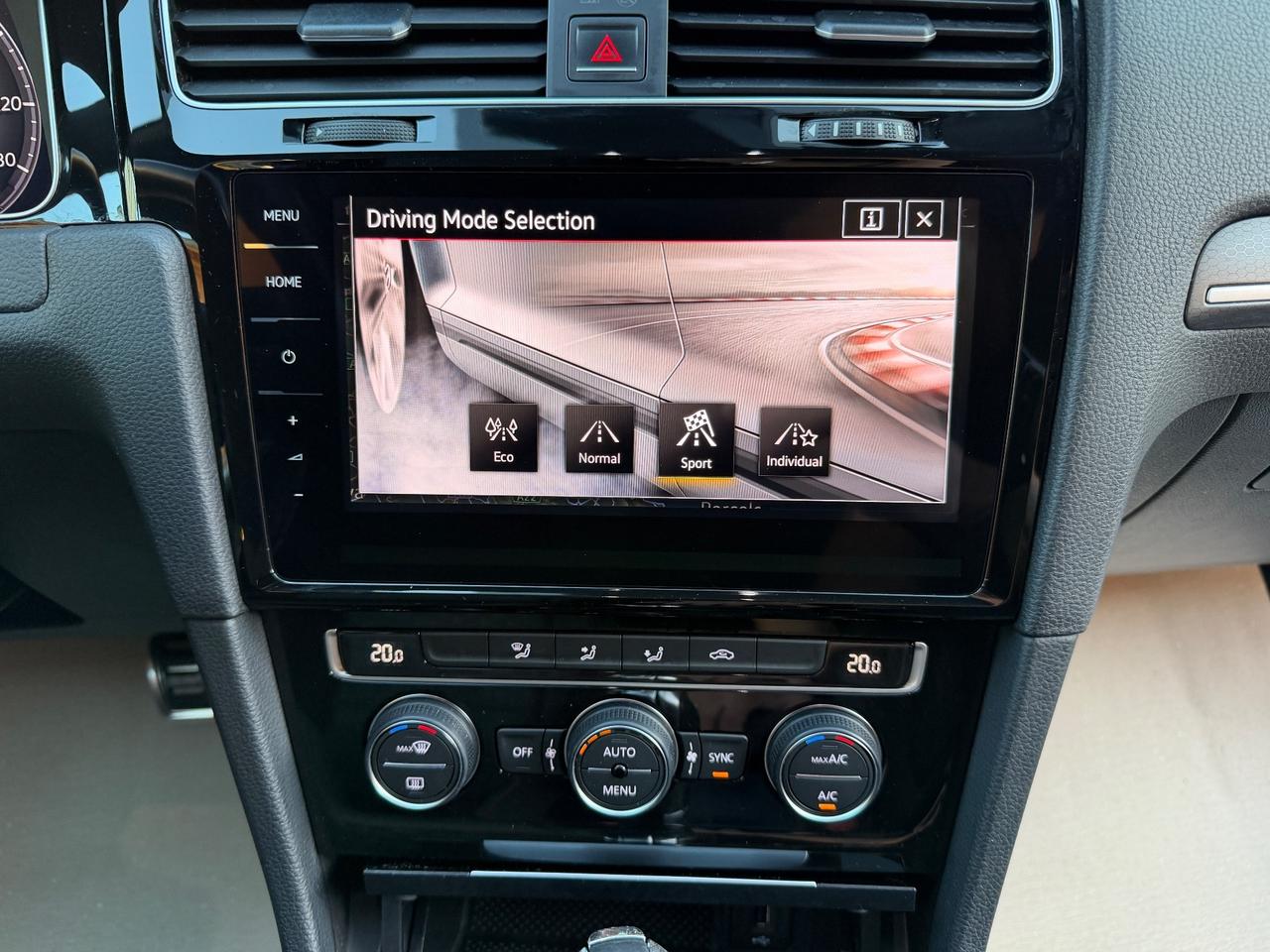 Volkswagen Golf GTI Performance 2.0 245 CV TSI DSG 3p. BMT