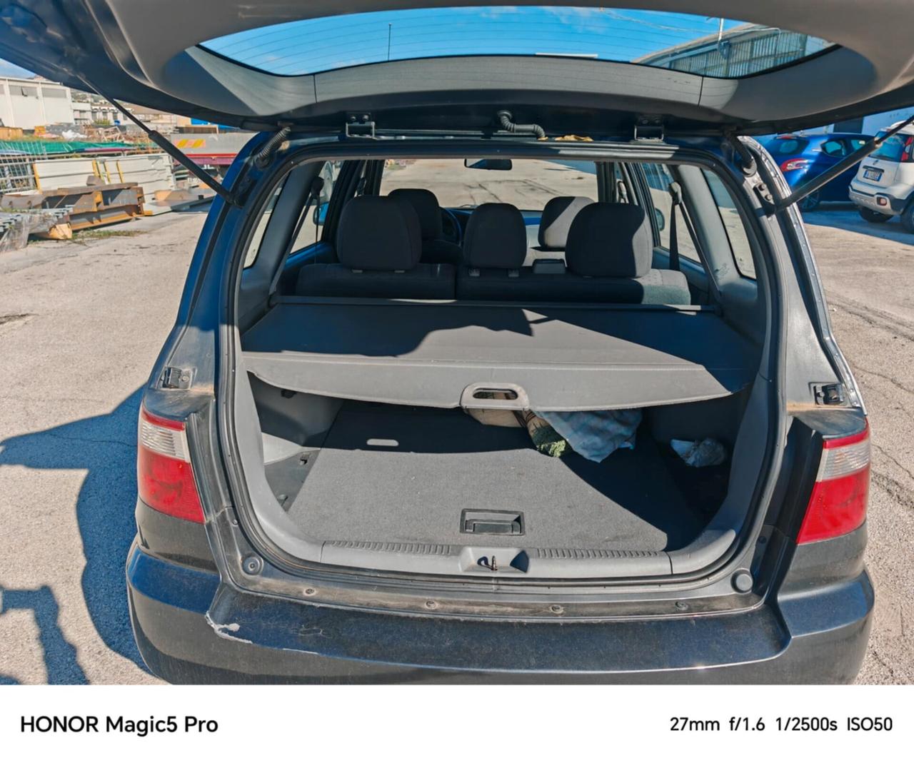Kia Carens 1.6 16V Family