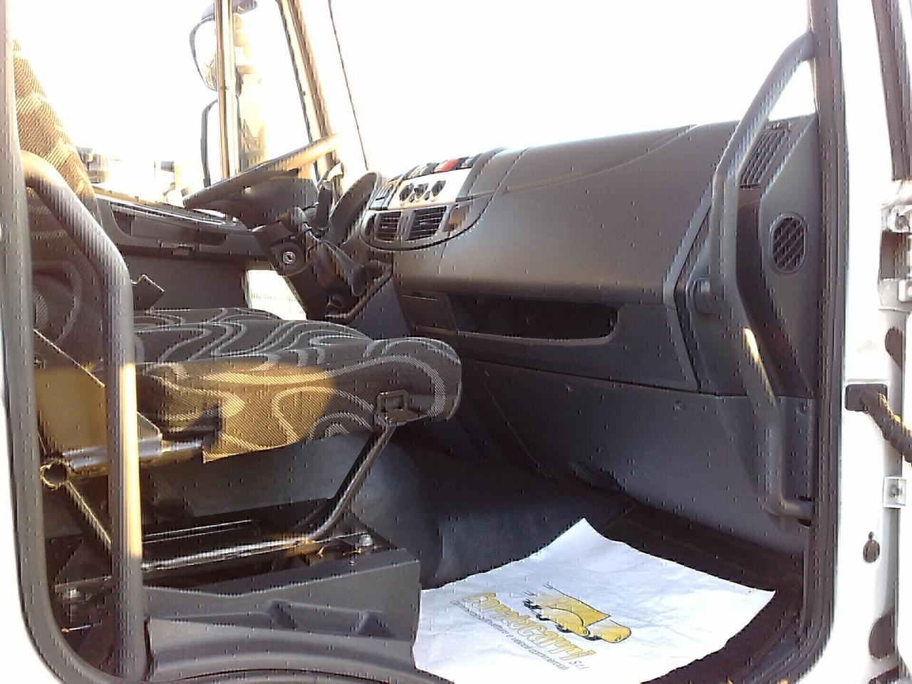 Iveco Eurocargo 75E18 Cassone fisso con grù - 2010