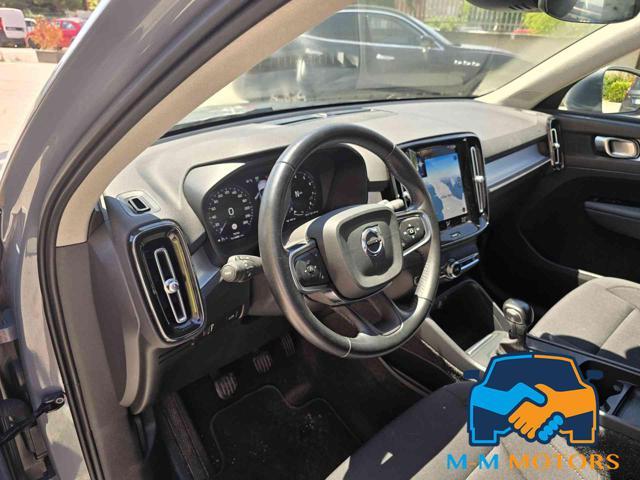 VOLVO XC40 T2 Momentum Pro