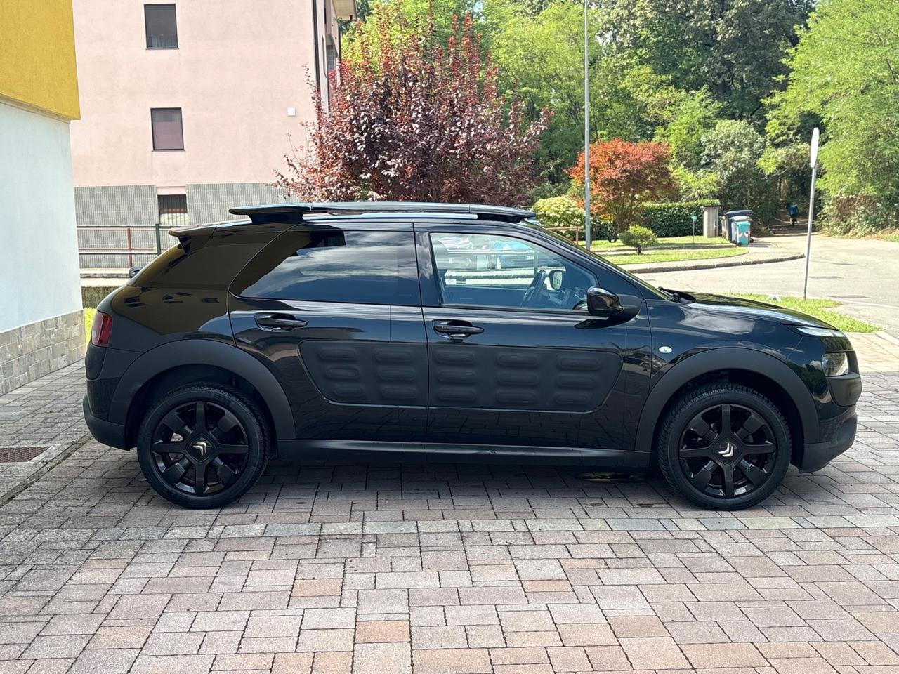 Citroen C4 Cactus BlueHDi 100 Shine Just Black
