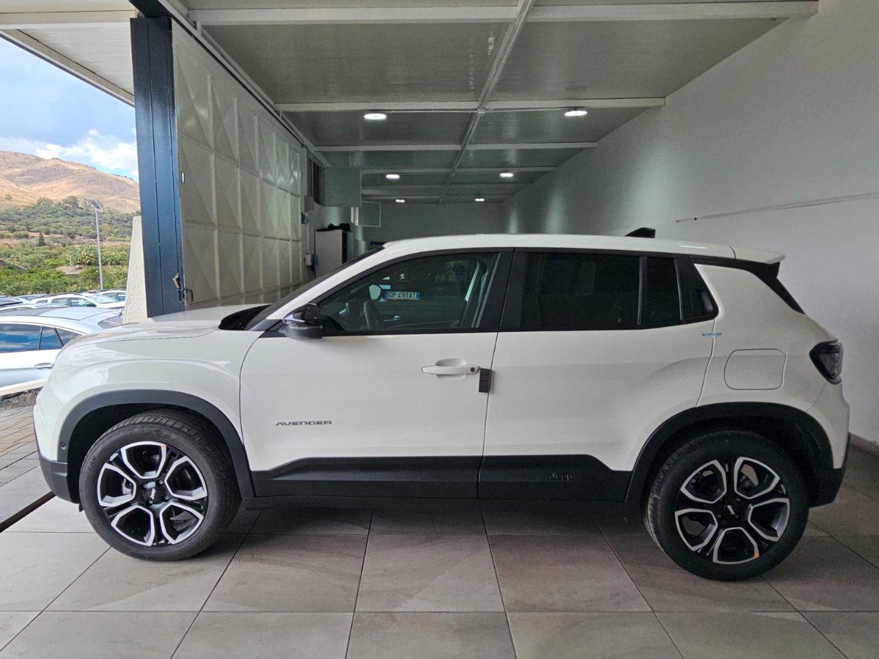 Jeep Avenger 1.2 turbo e-hybrid mhev Summit fwd 100cv edct6 "KM0"