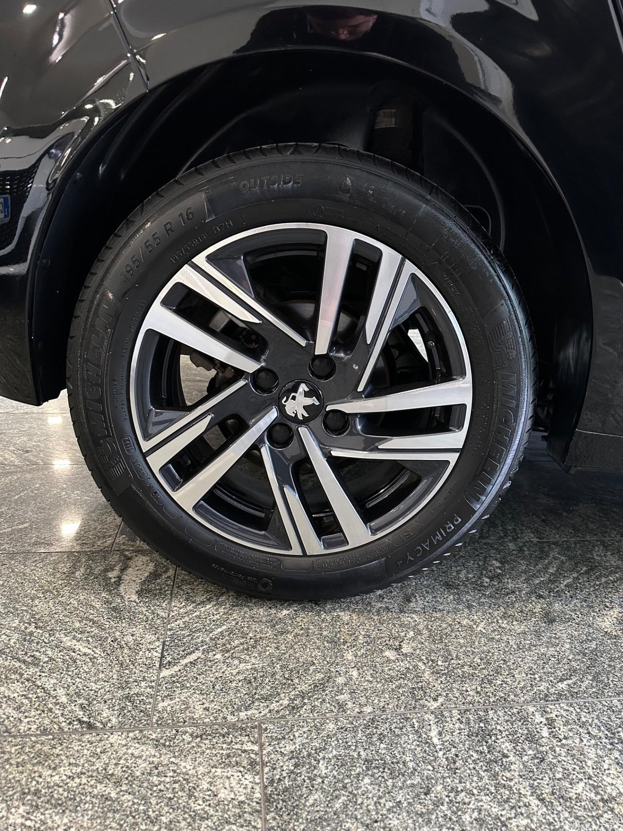 Peugeot 208 PureTech 75 Stop&Start 5 porte Allure Pack