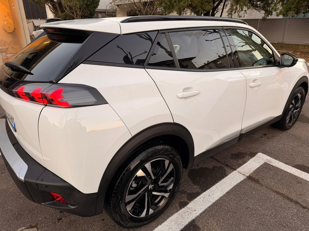 Peugeot 2008 PureTech 100 S&S Allure Pack