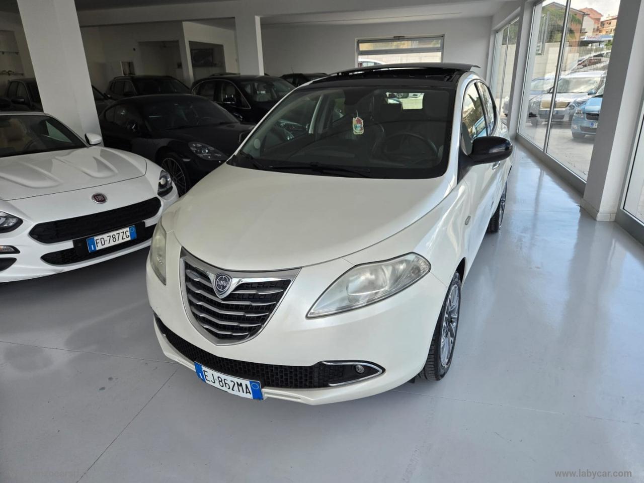 LANCIA Ypsilon 1.3 MJT 95 CV 5p. S&S Platinum TETTO APRIBILE