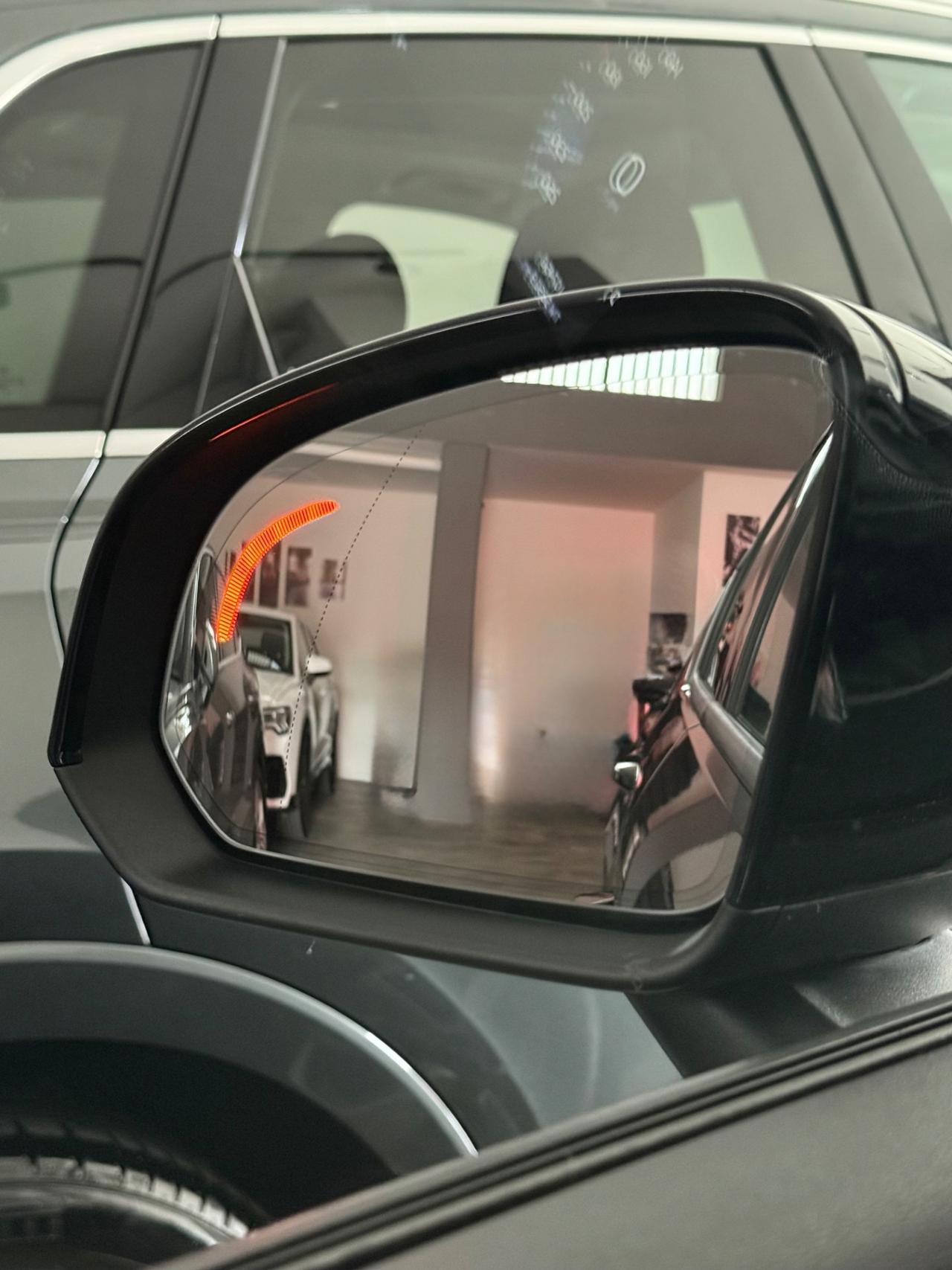 Volvo XC40 2.0 d3 150CV Momentum Geartronic