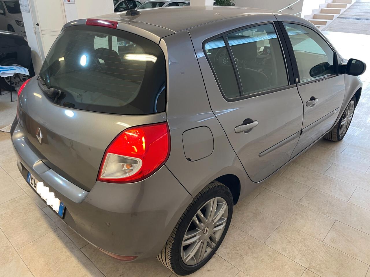 Renault Clio 1.2 5P Live! FULL OPTIONAL TAGLIANDATA NEOPATENTATI