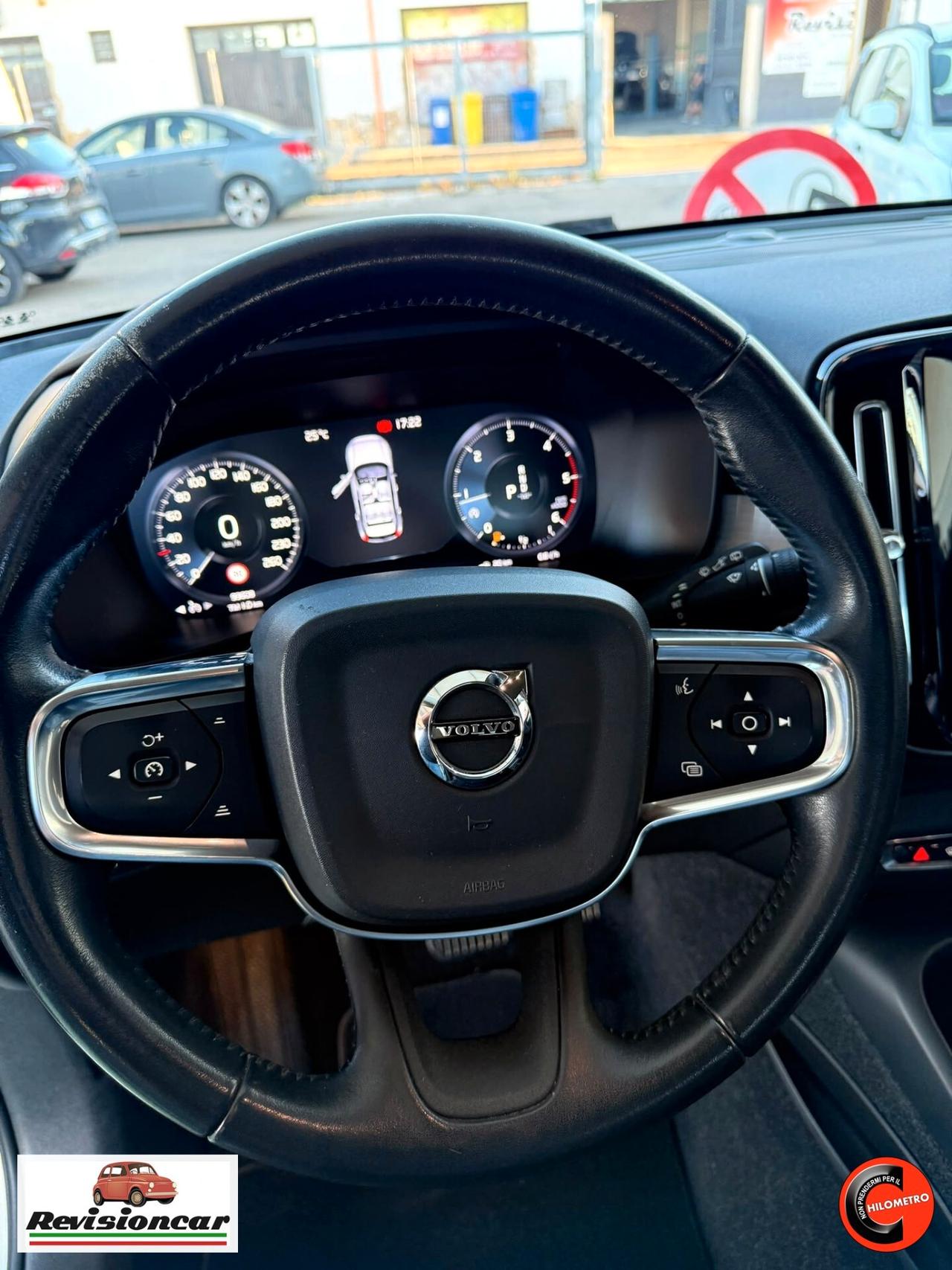 Volvo XC40 D4 AWD Geartronic Momentum