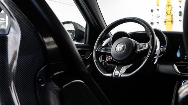 ALFA ROMEO Giulia V6 Bi-Turbo Quadrifoglio AKRAPOVIC CARBOCERAMICI