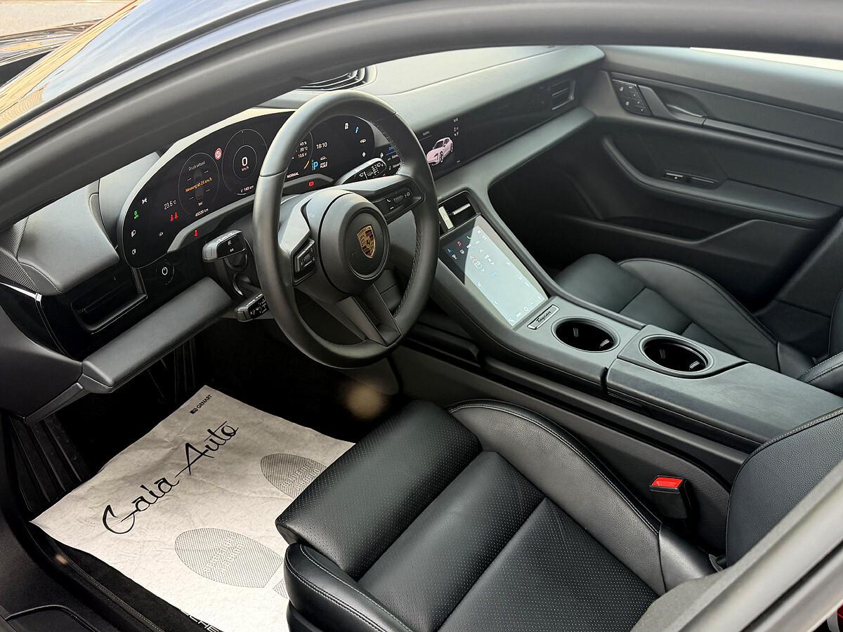 Porsche Taycan SPORT TURISMO PASM battery performance plus