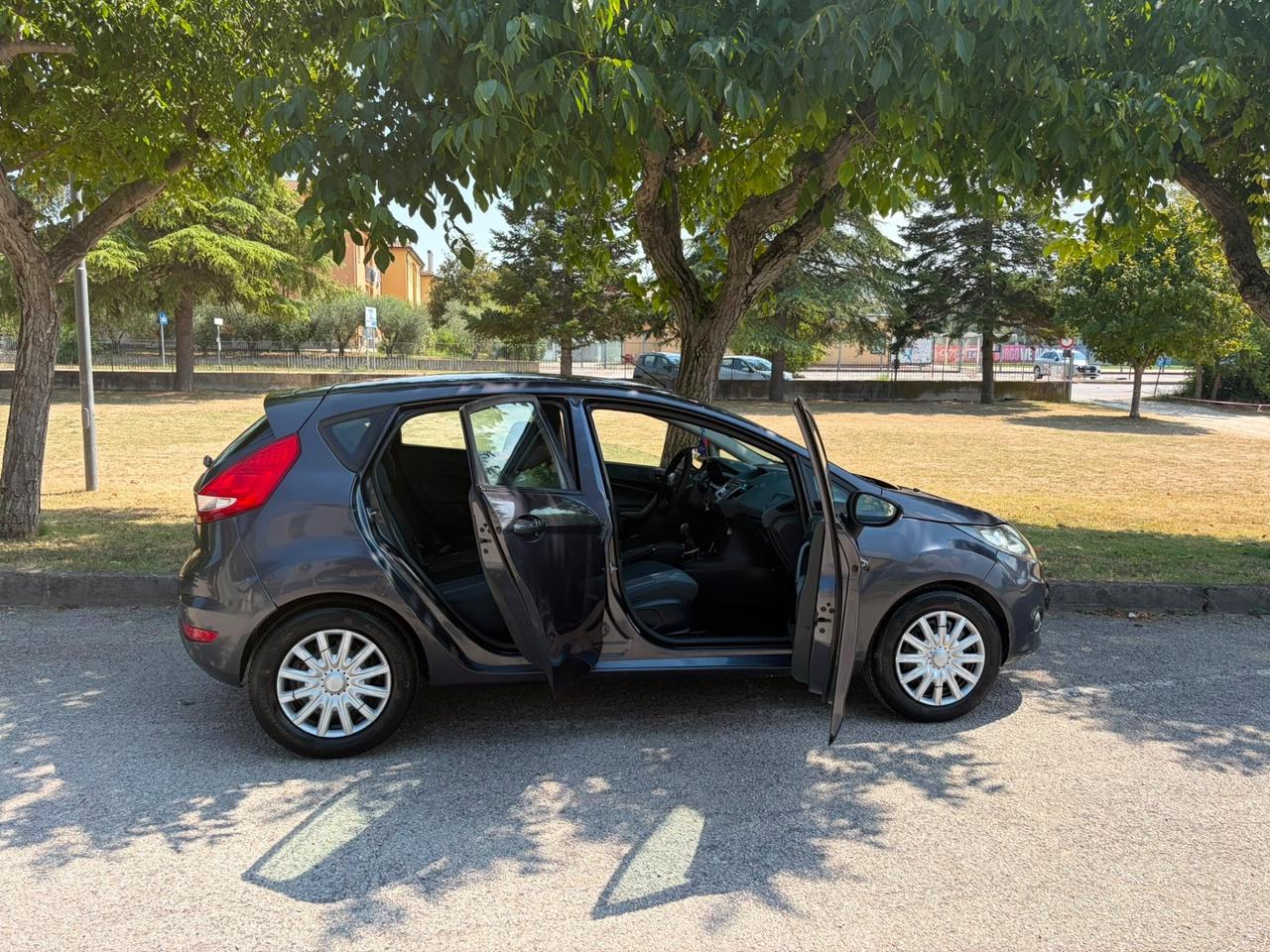 Ford Fiesta 1.4 TDCi accessoriata 5 porte