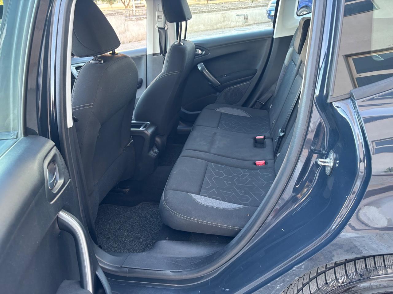 Peugeot 2008 BlueHDi 100 S&S Allure