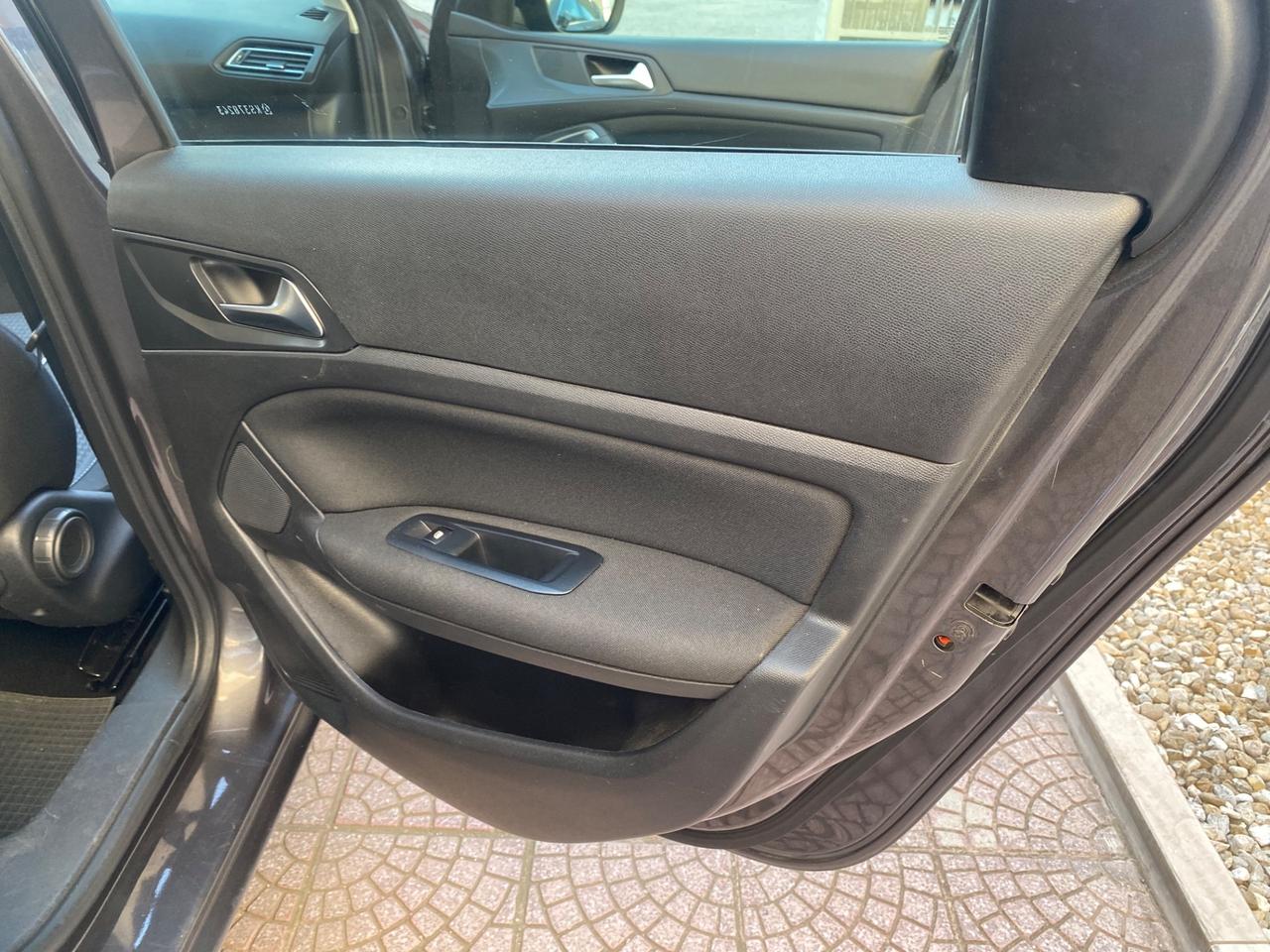 Peugeot 308 BlueHDi 130 S&S SW Active