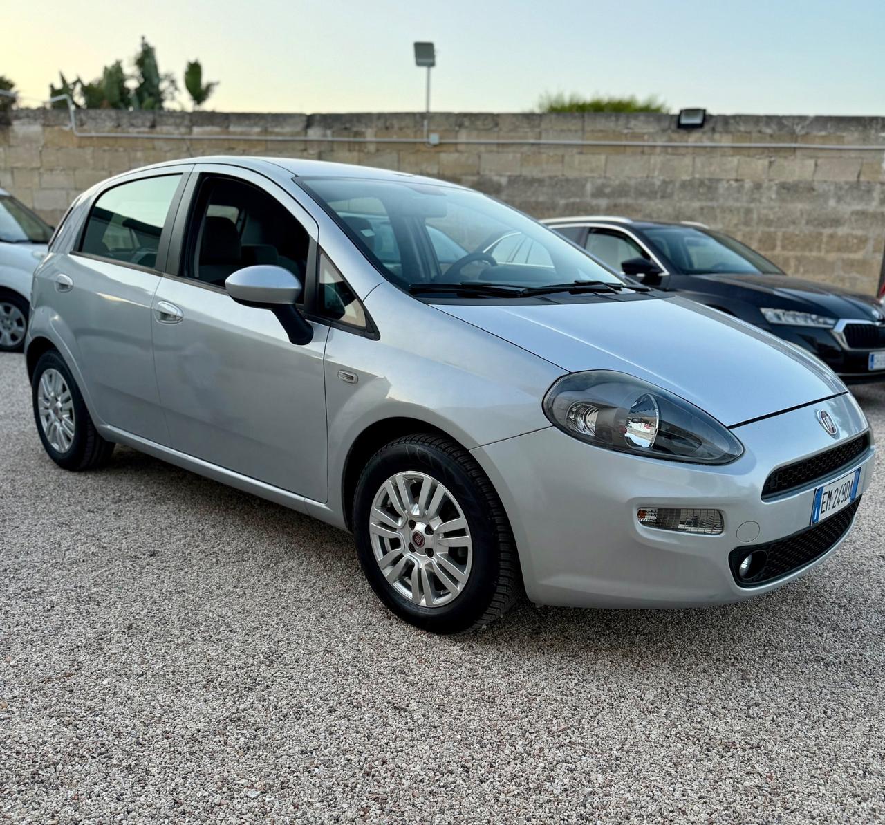 Fiat Punto 1.3 MJT II 75 CV 5 porte navigatore bluetooth