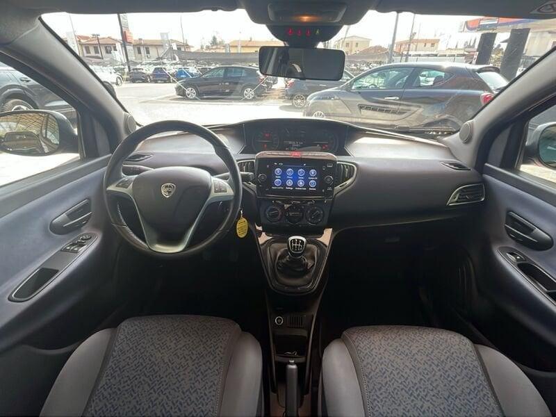 Lancia Ypsilon 1.0 FireFly 70cv Hybrid Silver
