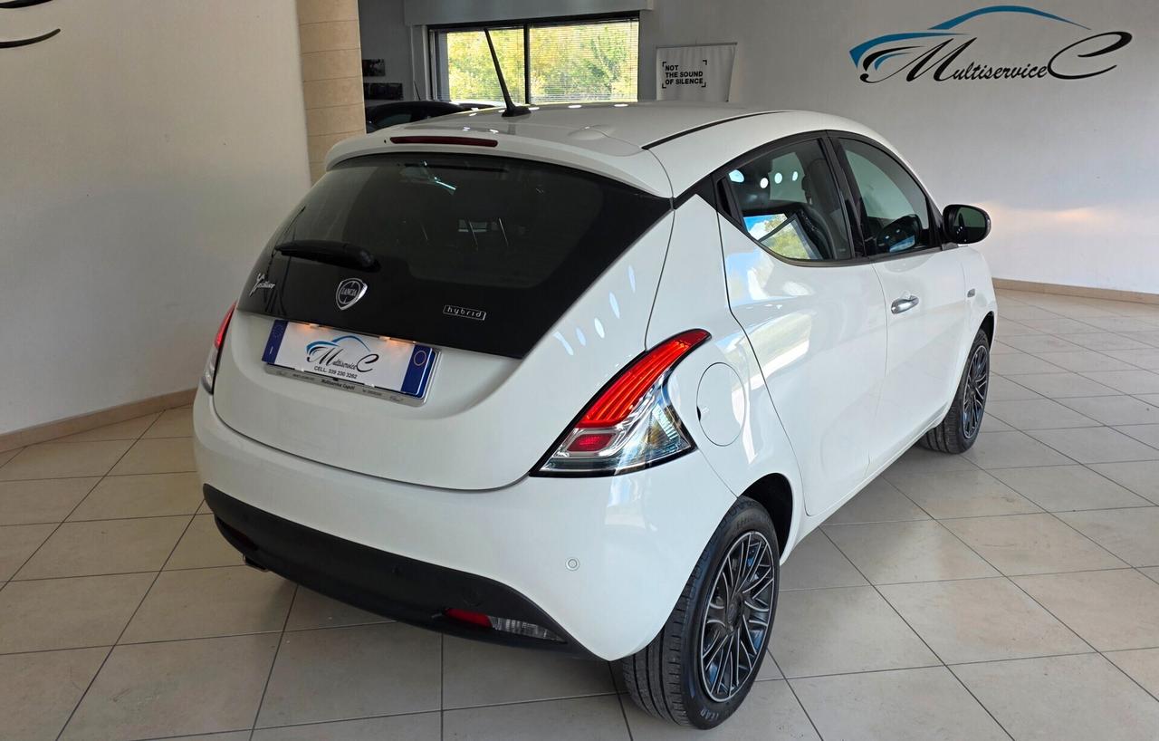 Lancia Ypsilon 1.0 FireFly 5 porte S&S Hybrid Gold