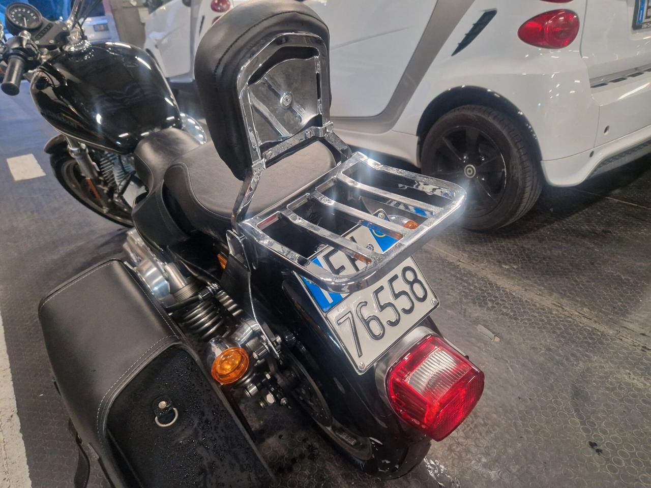 883C Sportster Custom XL solo 6100km