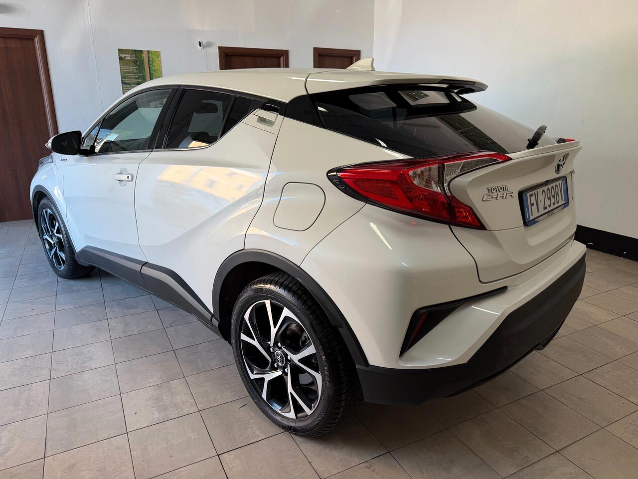 Toyota C-HR 2019 1.8 Hybrid E-CVT Lounge