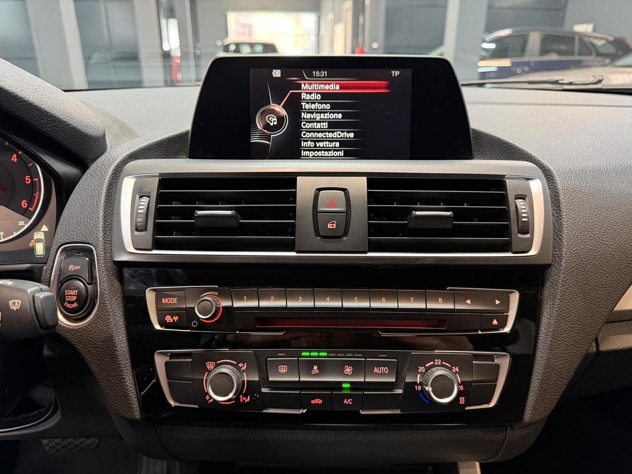 BMW Serie 1 F/20-21 2015 118d Urban 5p auto