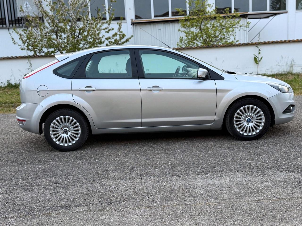 FORD FOCUS 2.0 TITANIUM BENZINA GPL 2030