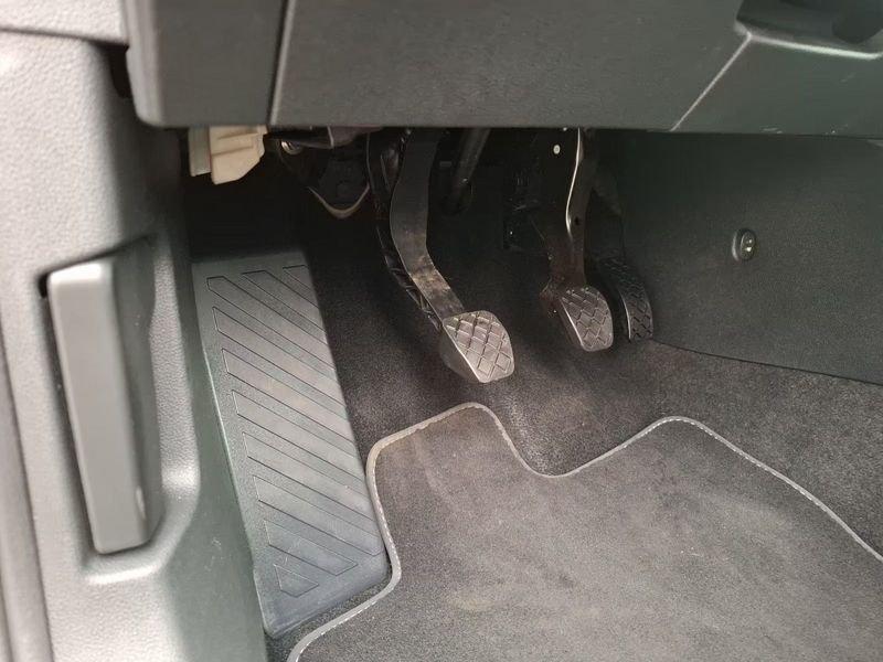 Volkswagen Golf 2.0 TDI Life LED Navi App Connect