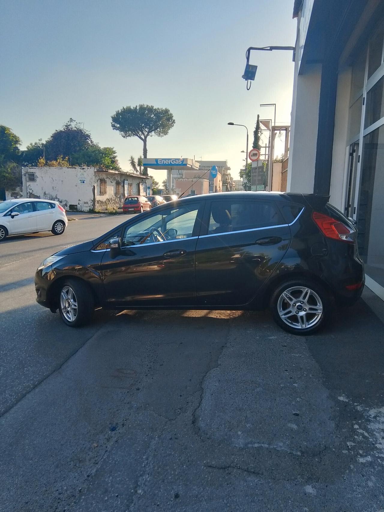 Ford Fiesta 1.4 5 porte Bz.- GPL Titanium