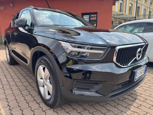 VOLVO XC40 T2 Momentum Core