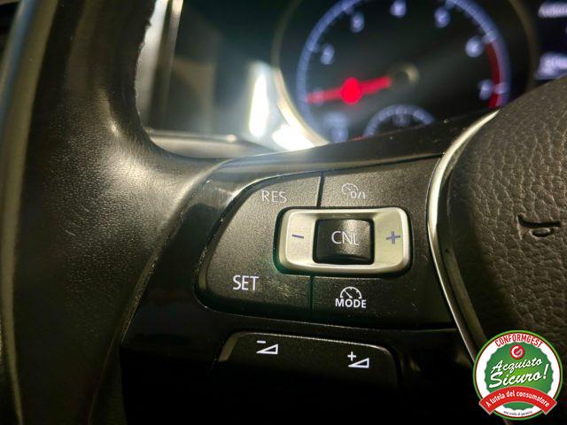 VOLKSWAGEN Golf 1.4 TGI DSG 5p. Highline *NEOPATENTATI*