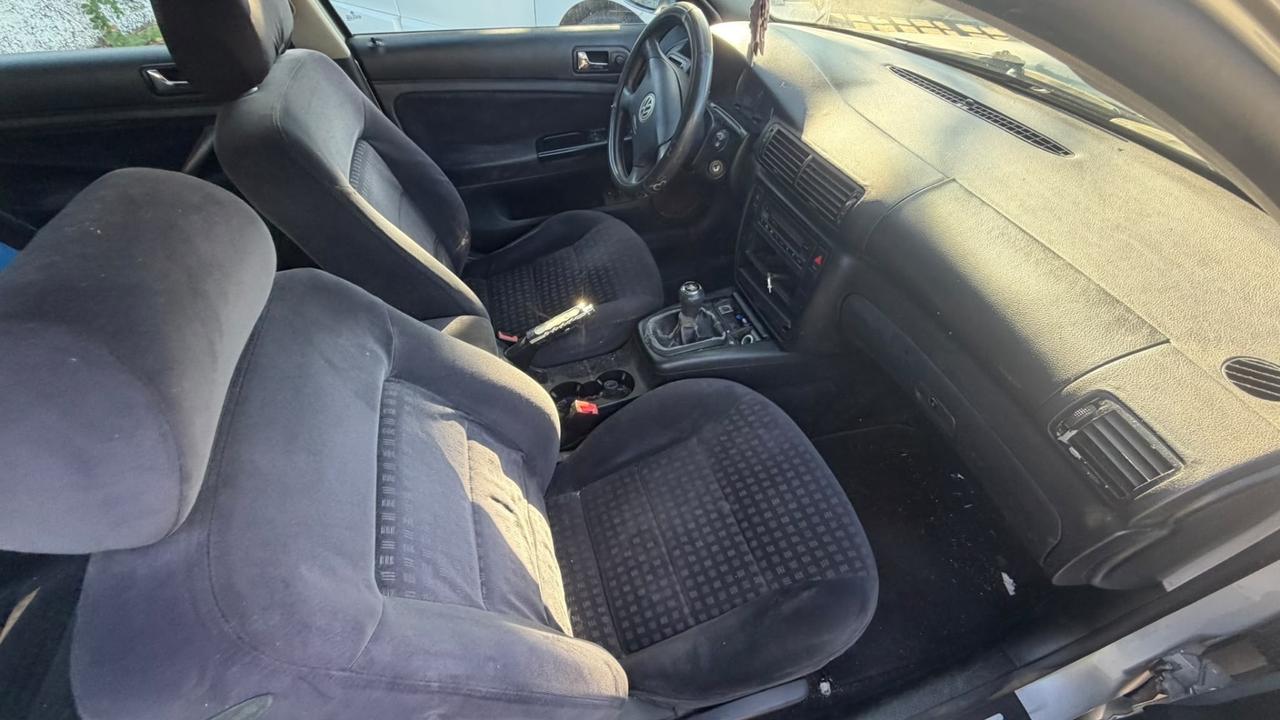 Volkswagen Passat 1.9 TDI/130 CV cat Var. H.line