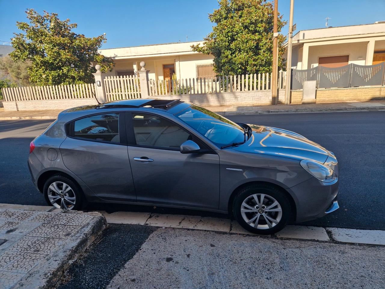 Alfa Romeo Giulietta 1.6 JTDm-2 105 CV Distinctive