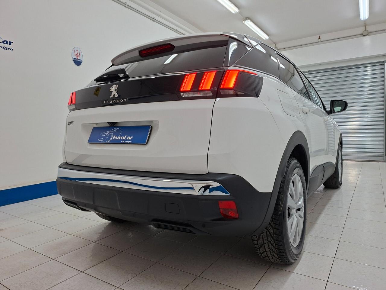 Peugeot 3008 Business 1.5 BlueHDi 130cv